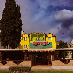 Biergarten , Medolino Croazia
