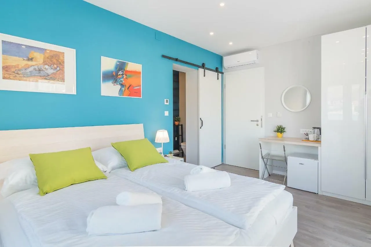 4 Elements Old Town Views Rooms تروغير بيت ضيافة