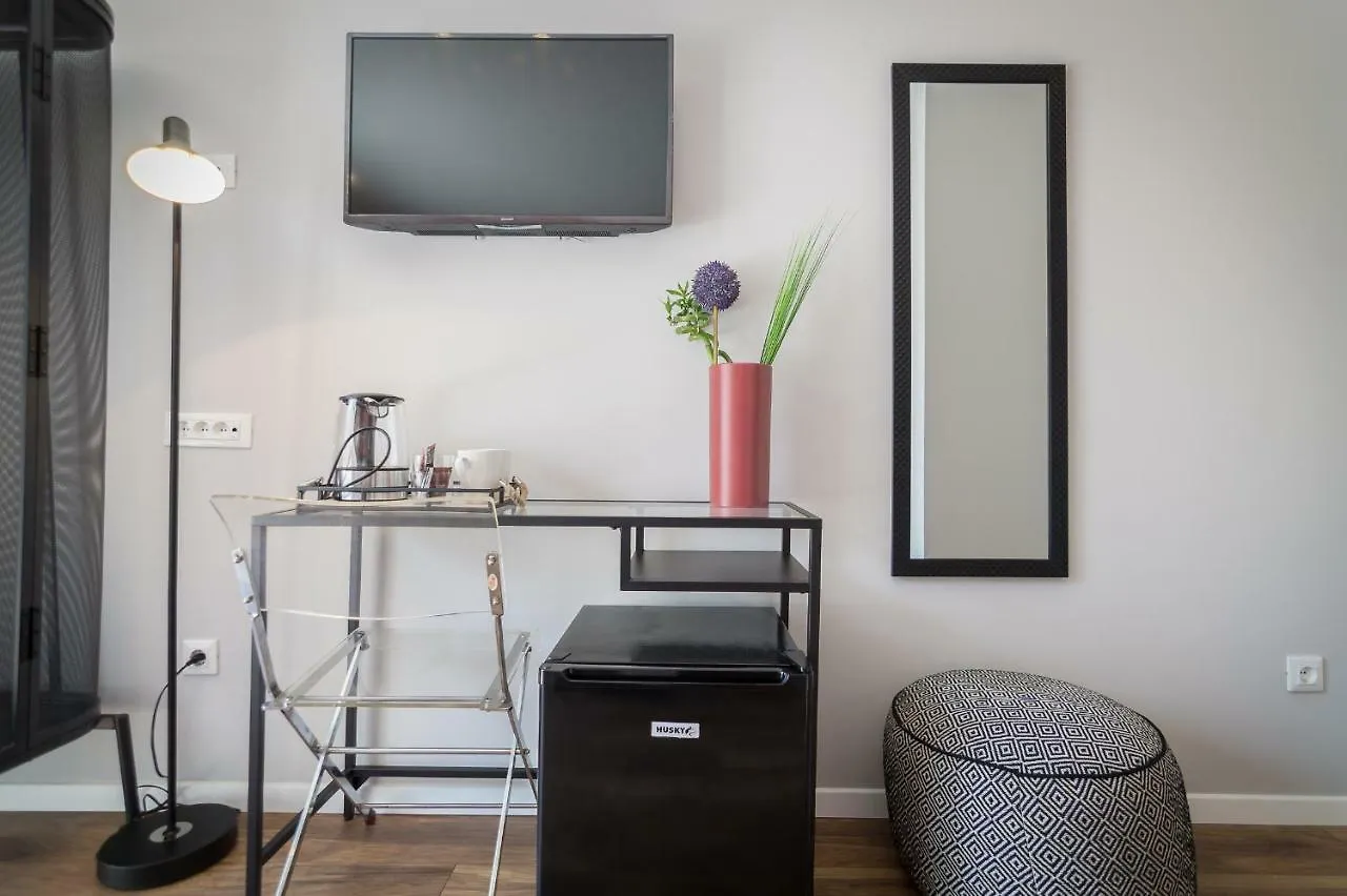 4 Elements Old Town Views Rooms تروغير 4*,