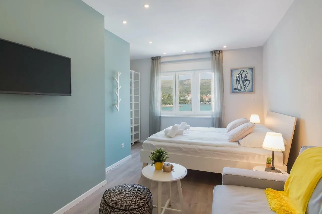 4 Elements Old Town Views Rooms تروغير بيت ضيافة