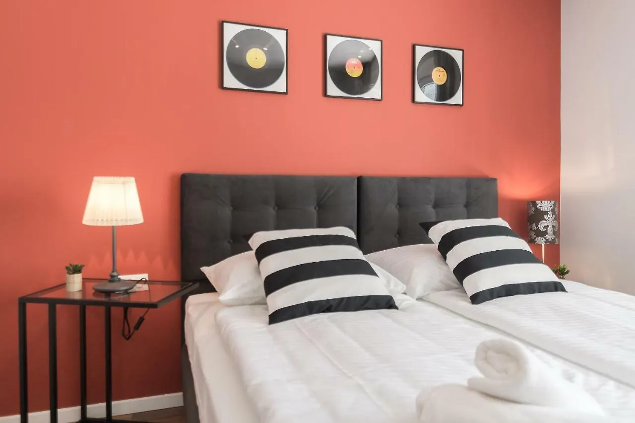 4 Elements Old Town Views Rooms تروغير